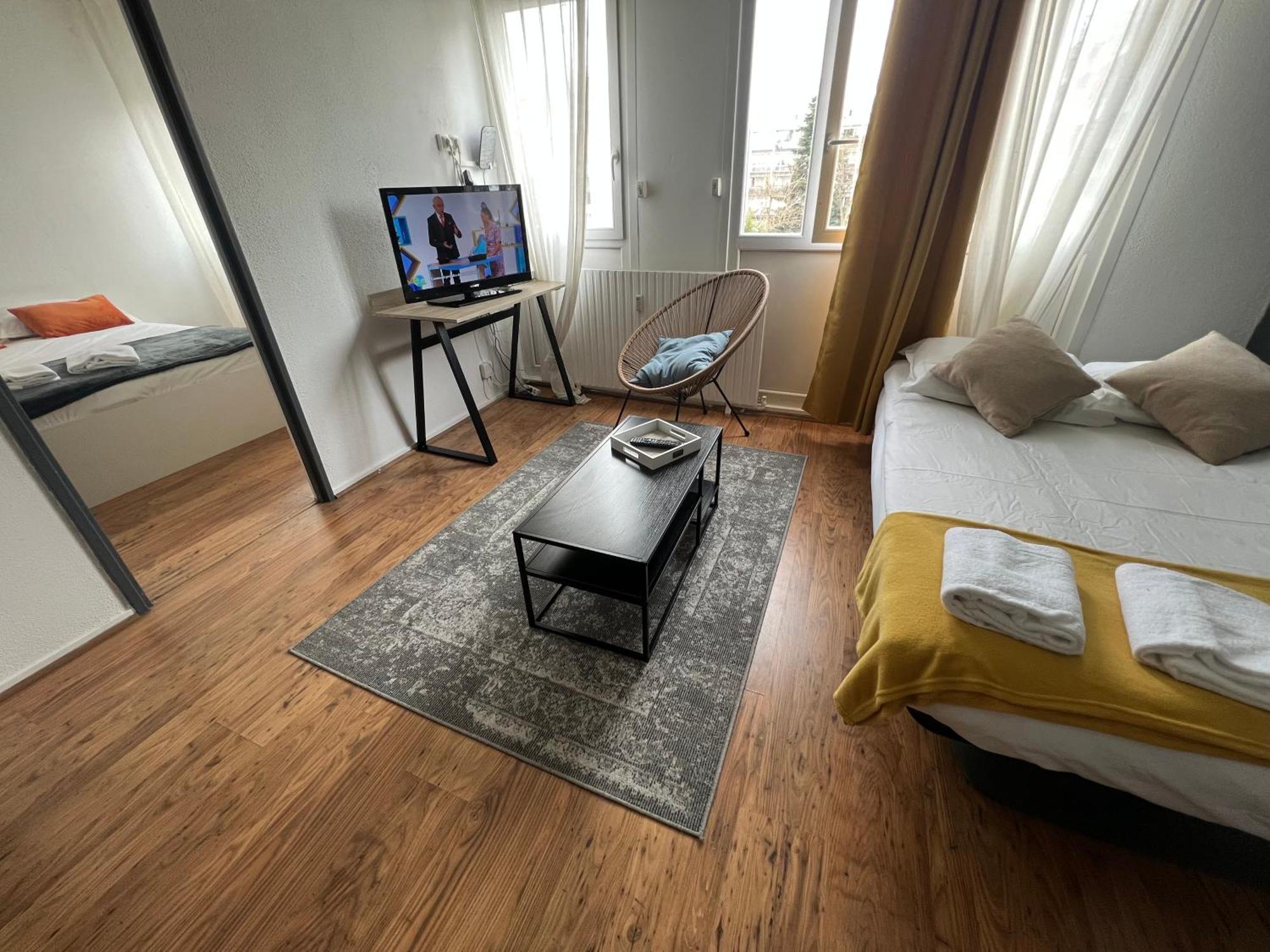 Mon Palmier Grand Appartement Parking Un-Sejour-A-Part Metz Bagian luar foto