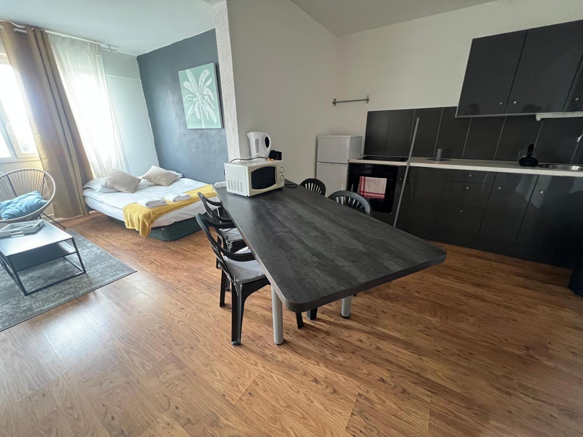 Mon Palmier Grand Appartement Parking Un-Sejour-A-Part Metz Bagian luar foto