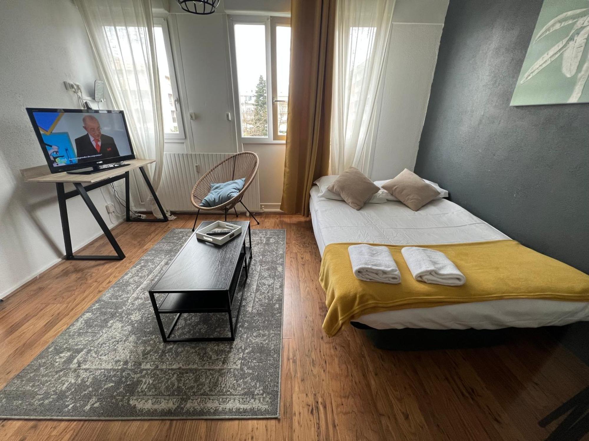 Mon Palmier Grand Appartement Parking Un-Sejour-A-Part Metz Bagian luar foto